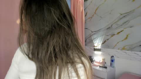 Snapshot of jasmine_hyper_1 chatting on 12-26-24, 08:11 Jas online show from 12-26-24, 08:11