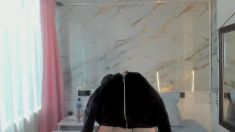 Snapshot of jasmine_hyper_1 chatting on 01-13-25, 01:39 Jas online show from 01-13-25, 01:39