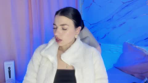 Snapshot of jasmine_hyper_1 chatting on 02-05-25, 09:29 Jas online show from 02-05-25, 09:29