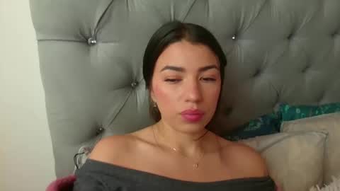 Snapshot of jasmine_hyper_1 chatting on 09-19-25, 07:14 Jas online show from 09-19-25, 07:14