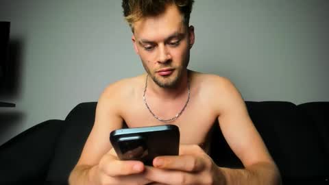 Snapshot of jason_marz chatting on 11-01-25, 03:47 JasoN online show from 11-01-25, 03:47