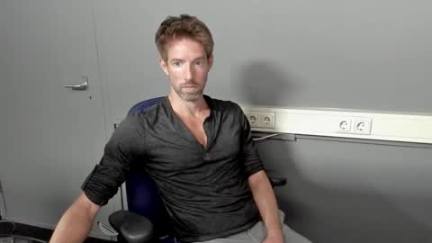 Snapshot of jasonberg29 chatting on 09-15-25, 01:11 Jason online show from 09-15-25, 01:11