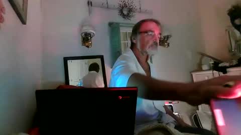 Jason online show from 11-18-25, 10:52