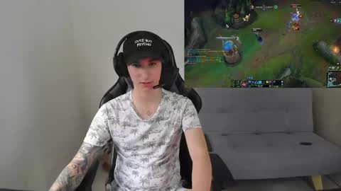 Snapshot of jasper__thompson chatting on 12-27-24, 09:22 jasper__thompson online show from 12-27-24, 09:22