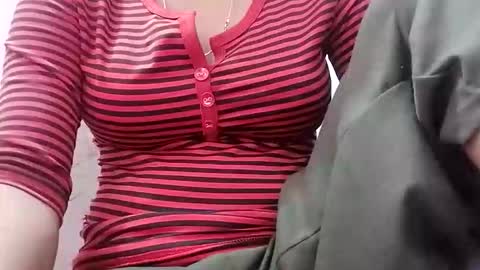 Snapshot of jasspreettt chatting on 05-19-26, 01:56 jasspreettt online show from 05-19-26, 01:56