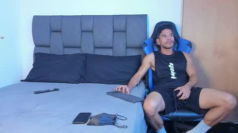 Snapshot of javiercarrera222 chatting on 02-23-25, 08:28 Javier online show from 02-23-25, 08:28