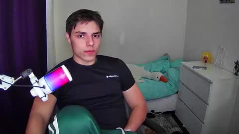 Snapshot of javiermire chatting on 11-02-25, 11:01 javi online show from 11-02-25, 11:01