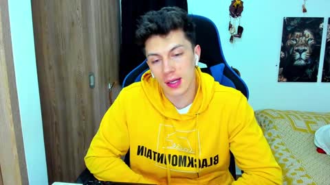 Javier online show from 01-10-25, 01:32