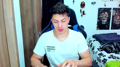 Javier online show from 02-17-25, 05:32