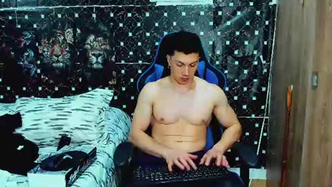 Javier online show from 06-29-26, 01:23