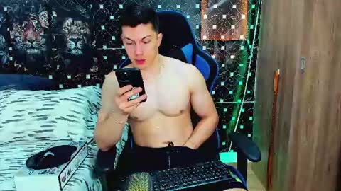 Javier online show from 06-30-26, 05:58