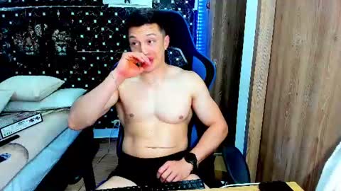 Javier online show from 07-24-26, 10:41