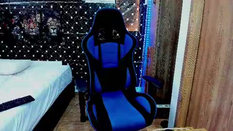 Javier online show from 07-27-26, 05:42
