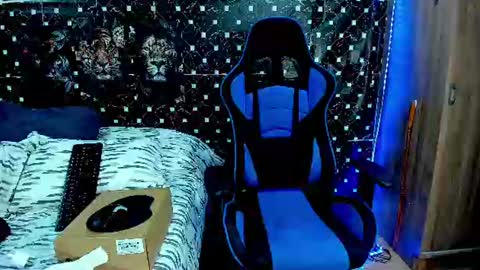 Javier online show from 08-02-26, 05:28