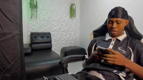 jax_maliq online show from 12-01-25, 01:54