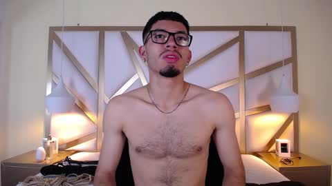 Snapshot of jaxon_carter chatting on 10-31-25, 12:11 jaxon_carter online show from 10-31-25, 12:11