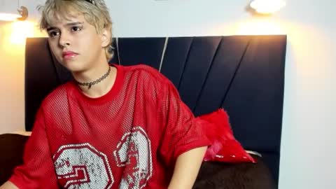 Snapshot of jaxson_cum chatting on 11-12-25, 02:06 jaxson_cum online show from 11-12-25, 02:06