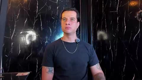 Snapshot of jayalvarrez_ chatting on 06-13-26, 01:42 Jay Alvarrez online show from 06-13-26, 01:42