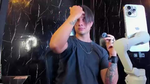 Snapshot of jayalvarrez_ chatting on 06-23-26, 02:26 Jay Alvarrez online show from 06-23-26, 02:26
