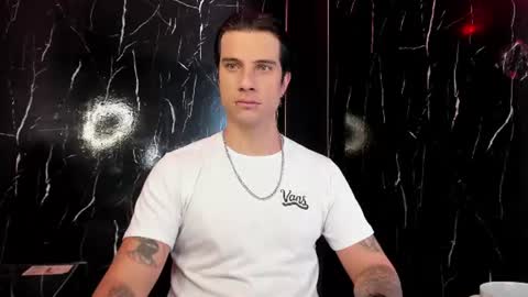 Snapshot of jayalvarrez_ chatting on 08-01-26, 11:42 Jay Alvarrez online show from 08-01-26, 11:42