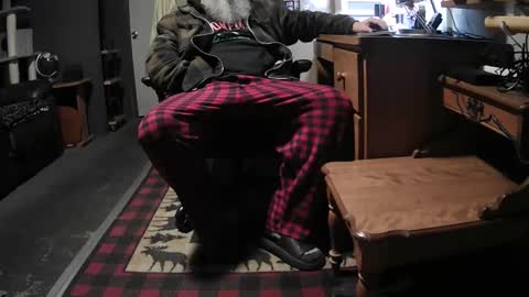 Snapshot of jaycanbefun chatting on 11-18-25, 01:22 Grand Zaddy or Jay its casual online show from 11-18-25, 01:22