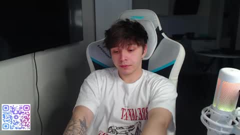 Jayce online show from 04-25-26, 02:58