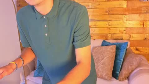 JONATHAN online show from 04-24-26, 03:03