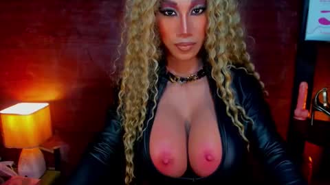 Snapshot of jayetan chatting on 10-17-25, 01:53 jayetan online show from 10-17-25, 01:53