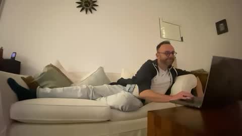 Snapshot of jaygydo2 chatting on 11-05-25, 04:40 Jay online show from 11-05-25, 04:40