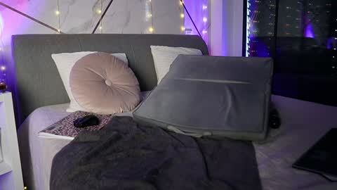 Snapshot of jayjaypink_ chatting on 12-29-24, 01:06 JayJayPink online show from 12-29-24, 01:06