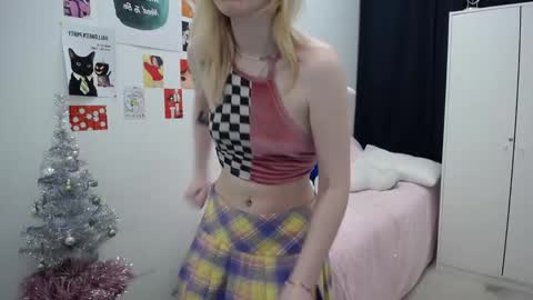 Snapshot of jayne_weyne chatting on 12-16-25, 11:04 Jayne online show from 12-16-25, 11:04