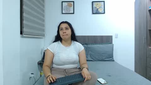 Snapshot of jazmin_dharius chatting on 04-13-26, 09:37 Jazmin and Scarlett online show from 04-13-26, 09:37