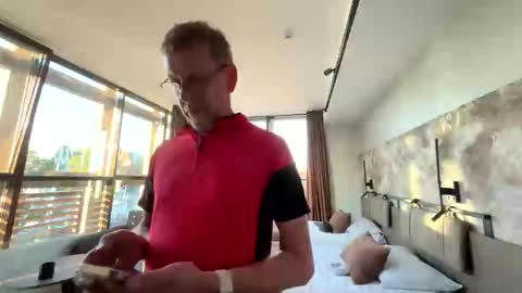 Jon online show from 09-12-25, 04:07