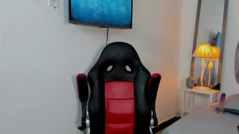 Snapshot of jdaniel_shellby chatting on 12-04-24, 02:20 jhon online show from 12-04-24, 02:20