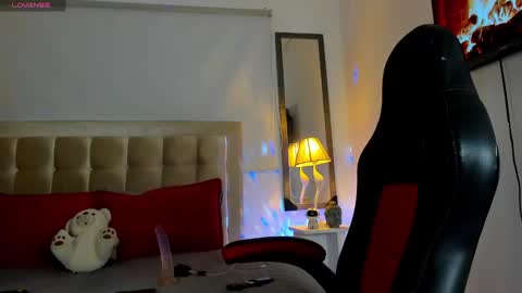 Snapshot of jdaniel_shellby chatting on 02-26-25, 04:36 jhon online show from 02-26-25, 04:36