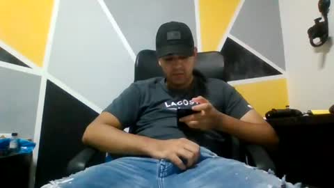 Snapshot of jdvg4245356303 chatting on 06-16-26, 04:15 jdvg4245356303 online show from 06-16-26, 04:15
