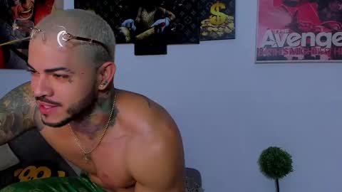 Jean  axelcrow       Modelo Independiente online show from 03-08-25, 04:34