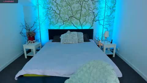 jeanniefox_ online show from 10-16-25, 06:25