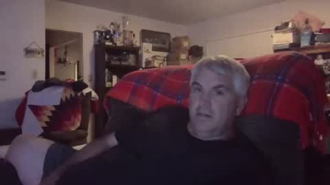 Snapshot of jecko71 chatting on 05-20-26, 04:07 dadbody71 online show from 05-20-26, 04:07