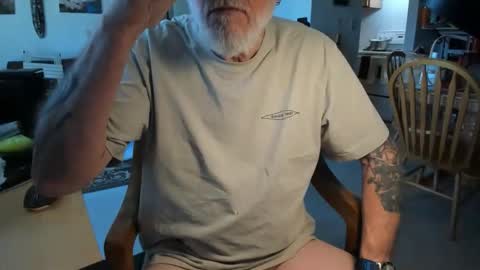 Snapshot of jeepman56 chatting on 04-20-26, 08:43 jeepman56 online show from 04-20-26, 08:43
