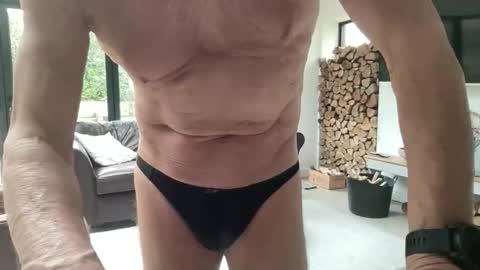Snapshot of jeeves200 chatting on 02-10-26, 02:10 Sensual Jeeves online show from 02-10-26, 02:10