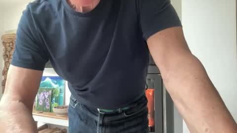 Snapshot of jeeves200 chatting on 03-06-26, 11:39 Sensual Jeeves online show from 03-06-26, 11:39