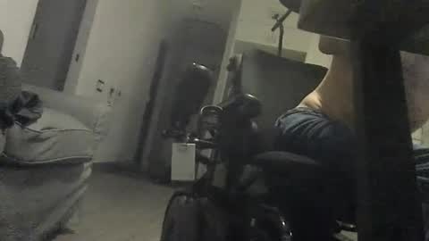 Snapshot of jeffbeau chatting on 02-24-25, 01:46 hugo online show from 02-24-25, 01:46