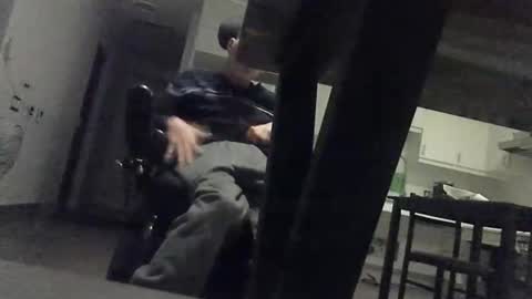 Snapshot of jeffbeau chatting on 11-23-25, 10:53 hugo online show from 11-23-25, 10:53