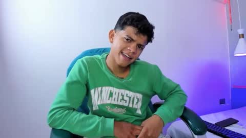 Snapshot of jeffry_wolvess chatting on 03-10-26, 12:48 Jeffry online show from 03-10-26, 12:48