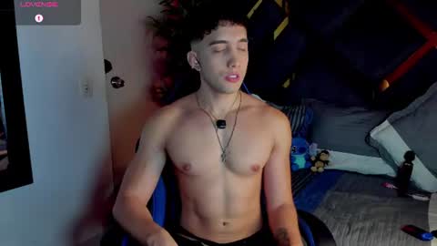 Snapshot of jeicob_stone1 chatting on 07-30-26, 01:26 JEICOB STONE online show from 07-30-26, 01:26