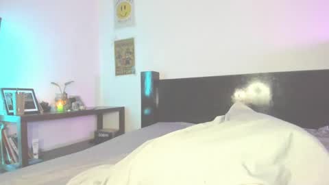 Greys online show from 09-29-25, 04:06