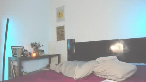 Greys online show from 11-25-25, 03:17