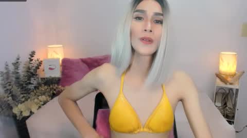 Snapshot of jelayasianxx chatting on 10-18-25, 05:46 Lexie online show from 10-18-25, 05:46