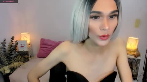 Snapshot of jelayasianxx chatting on 10-25-25, 02:02 Lexie online show from 10-25-25, 02:02